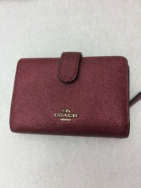 COACH Women's metallic Pebbled Leather Bifold Wallet